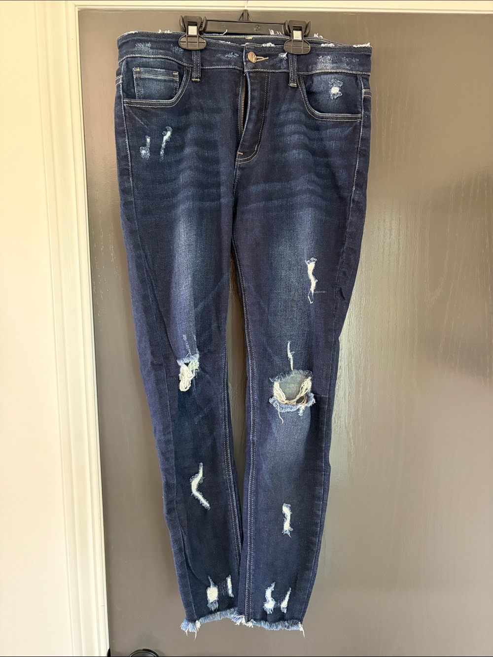 Distressed Dark Blue Skinny Jeans - Slim Fit